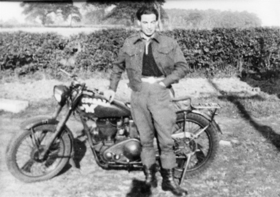 Dick Robinson, despatch rider